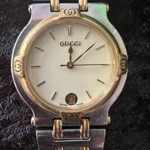 Vintage Gucci 9000M Unisex Fashion Watch Stainless Steel Quartz *NEEDS REPAIR*